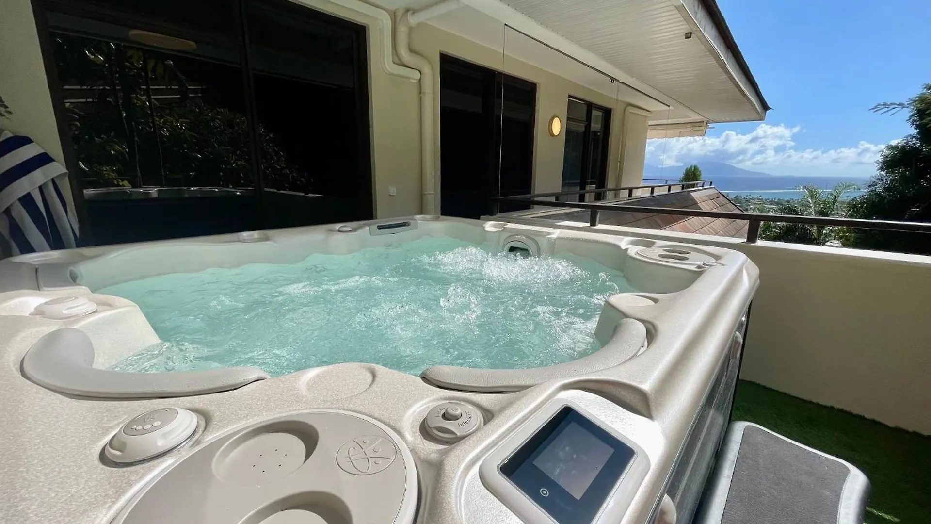 Holiday home Luxury Eden & Spa - Private Jacuzzi - Sunset Lagoon View - Pool - Wifi Punaauia