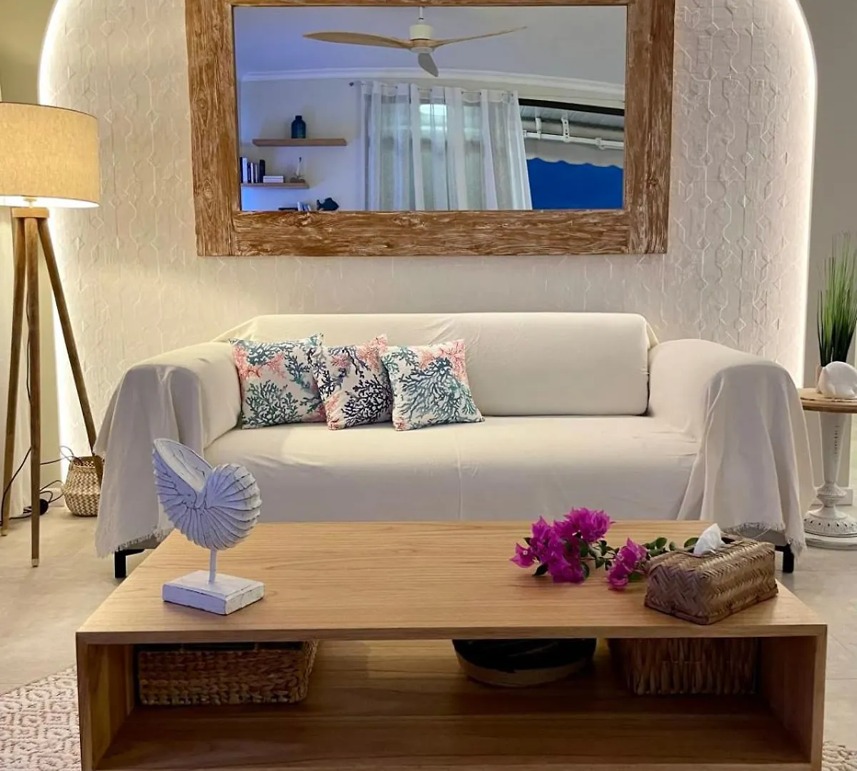 Luxury Eden & Spa - Private Jacuzzi - Sunset Lagoon View - Pool - Wifi Punaauia  Holiday home Punaauia (Tahiti)