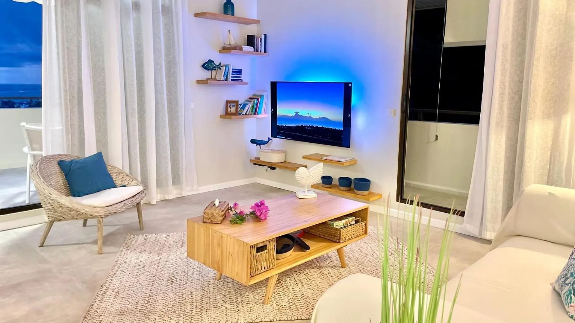 Luxury Eden & Spa - Private Jacuzzi - Sunset Lagoon View - Pool - Wifi Punaauia